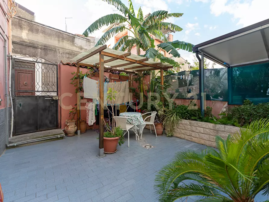 Immagine 19 di Bilocale in vendita  in via adelia 98 a Catania