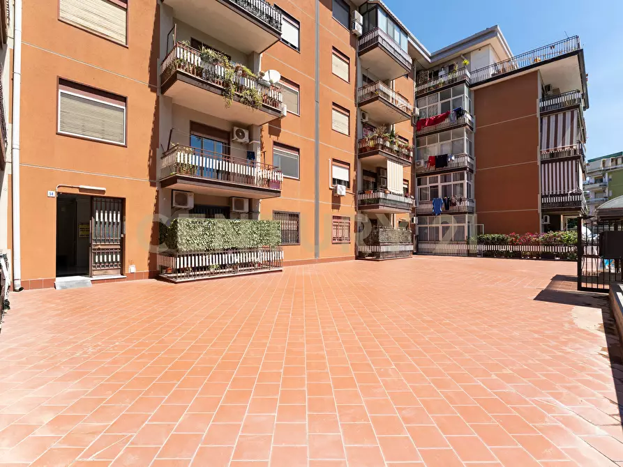Immagine 30 di Quadrilocale in vendita  in Corso dei Mille 54 a Catania