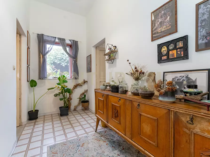 Immagine 9 di Casa indipendente in vendita  in Piazza Guglielmo Marconi 1 a Camporotondo Etneo