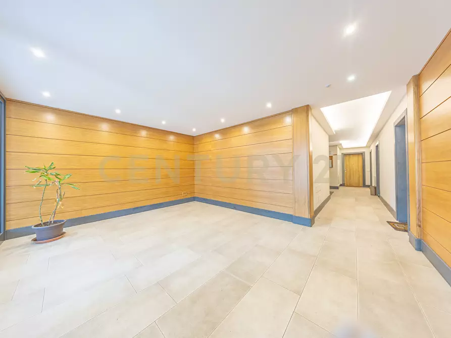 Immagine 36 di Bilocale in vendita  in Via Emanuela Loi 10 a Roma