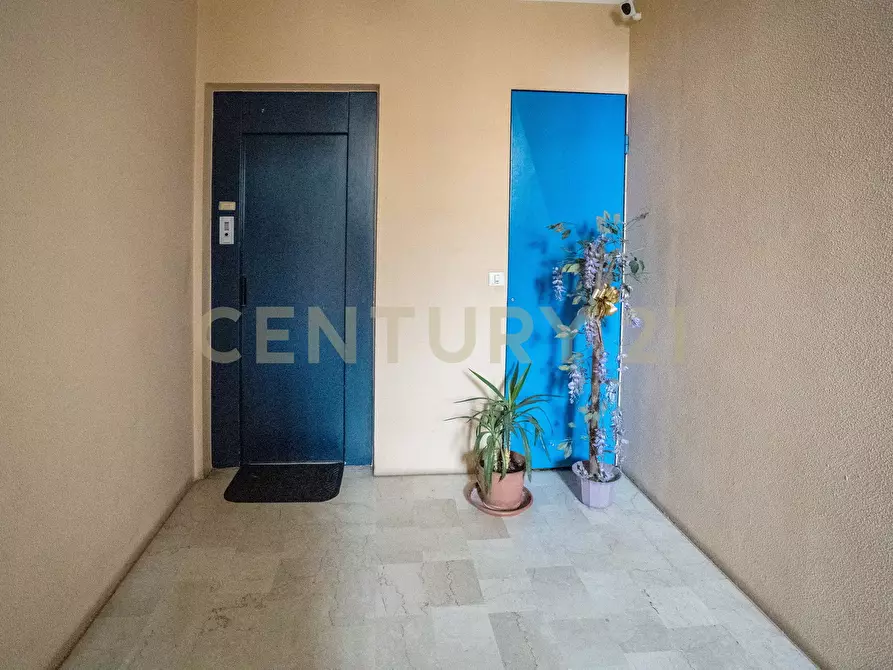 Immagine 13 di Pentalocale in vendita  in Via Umberto Maddalena 1 a Verona