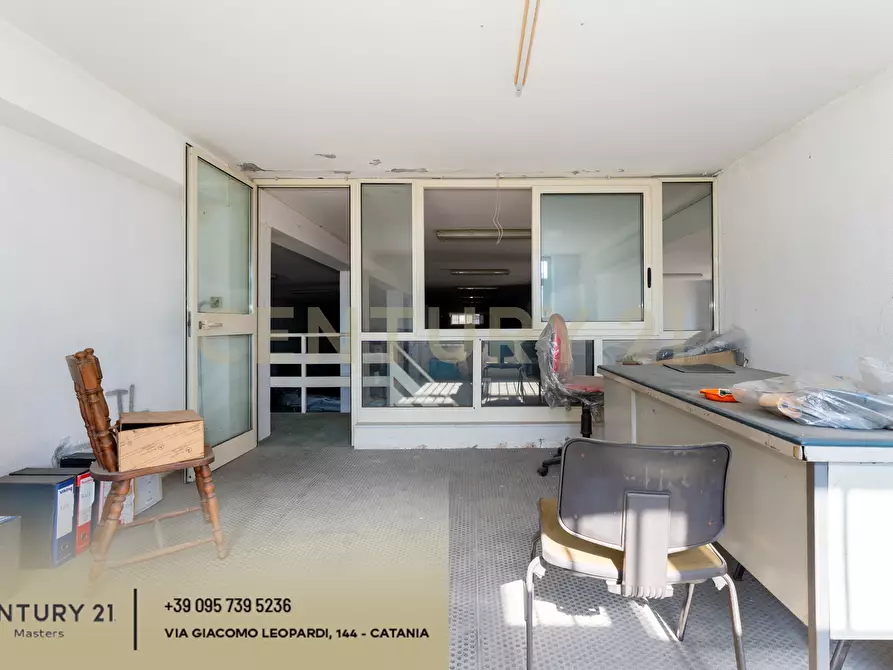 Immagine 33 di Locale commerciale in vendita  in Via Antonio Prestinenza 7 a Catania