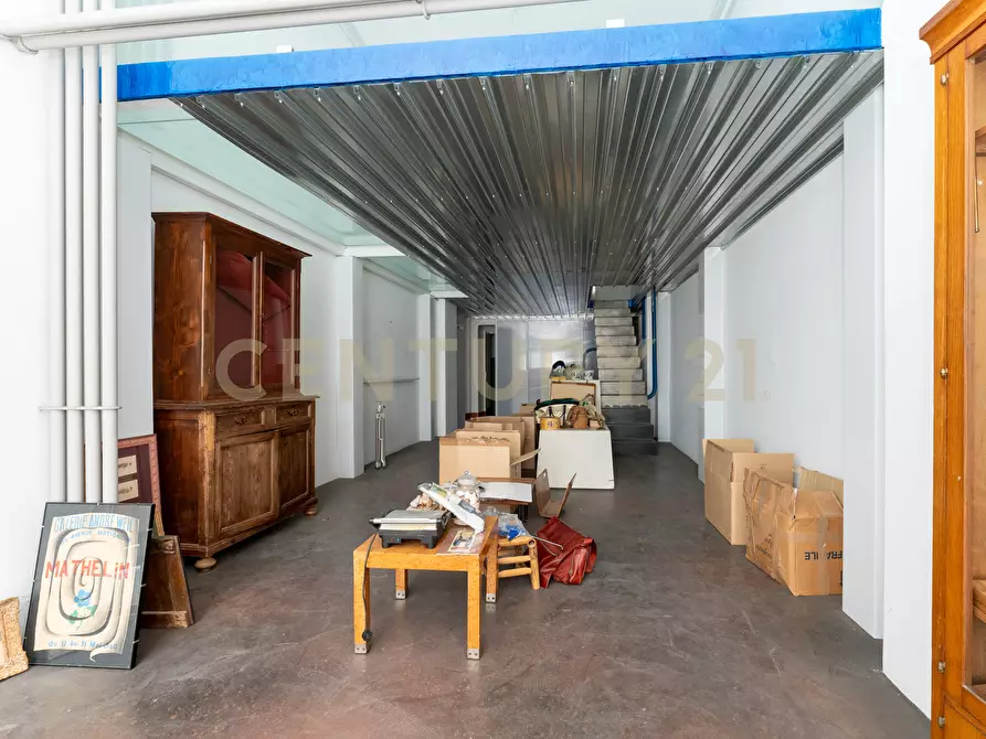 Immagine 3 di Locale commerciale in affitto  in Via Francesco Riso 72/C a Catania