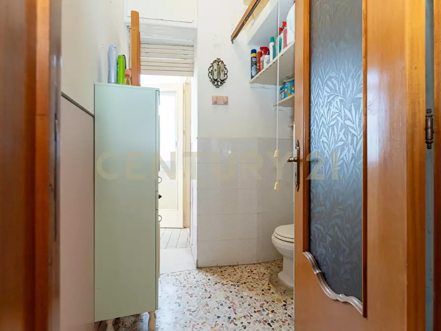 Immagine 31 di Pentalocale in vendita  in Via Messina 523 a Catania