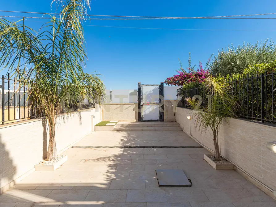 Immagine 2 di Casa indipendente in vendita  in VIALE ROSANNA a Noto