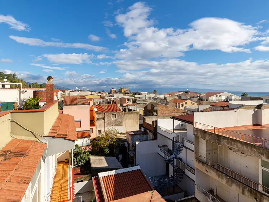Immagine 28 di Quadrilocale in vendita  in Via Cavour 5 a Sant'alessio Siculo