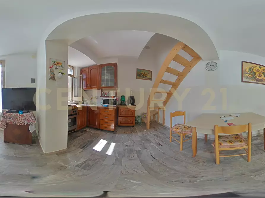Immagine 56 di Villa in vendita  in Via Quartiere Longo 18 a Aci Castello