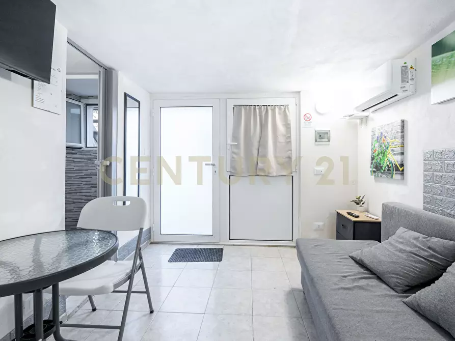Immagine 24 di Trilocale in vendita  in Via Livorno 87 a Aci Castello