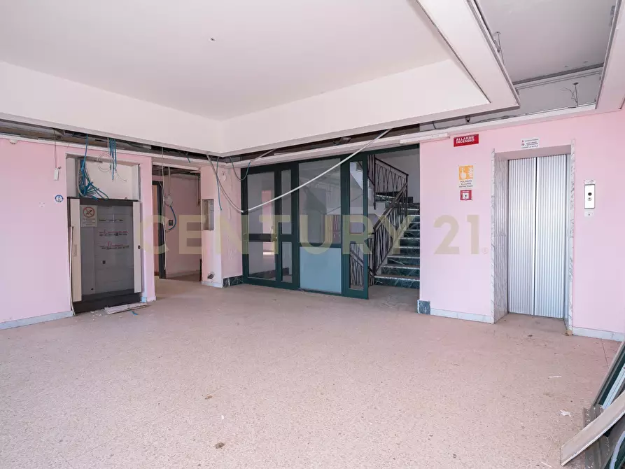 Immagine 15 di Capannone industriale in vendita  in Via Cassone 75 a Zafferana Etnea