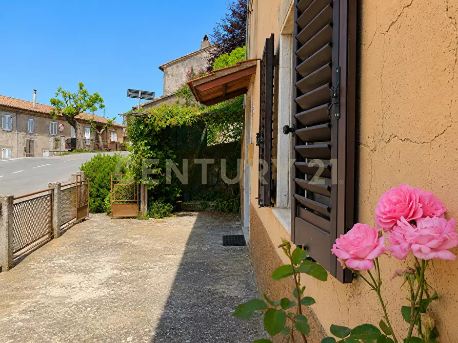 Immagine 2 di Pentalocale in vendita  in Via Aldobrandeschi 53 a Castell'azzara
