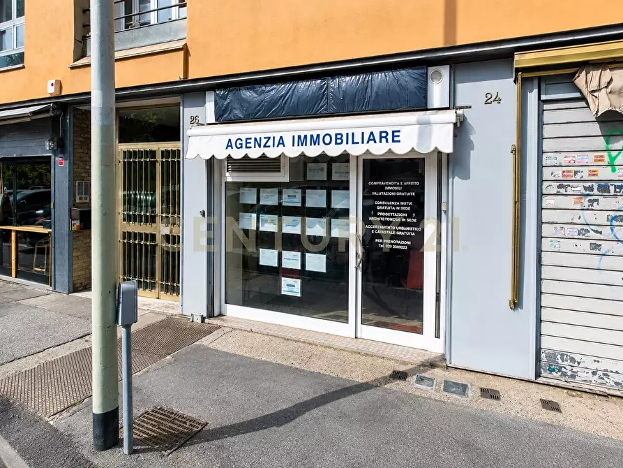 Immagine 6 di Attività commerciale in vendita  in Via Val Chisone 24 a Roma