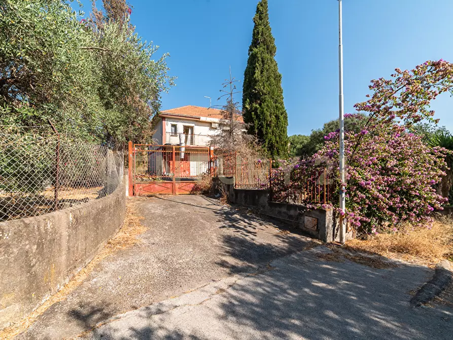 Immagine 55 di Villa in vendita  in Via Santagati Famiglia 10 a Misterbianco