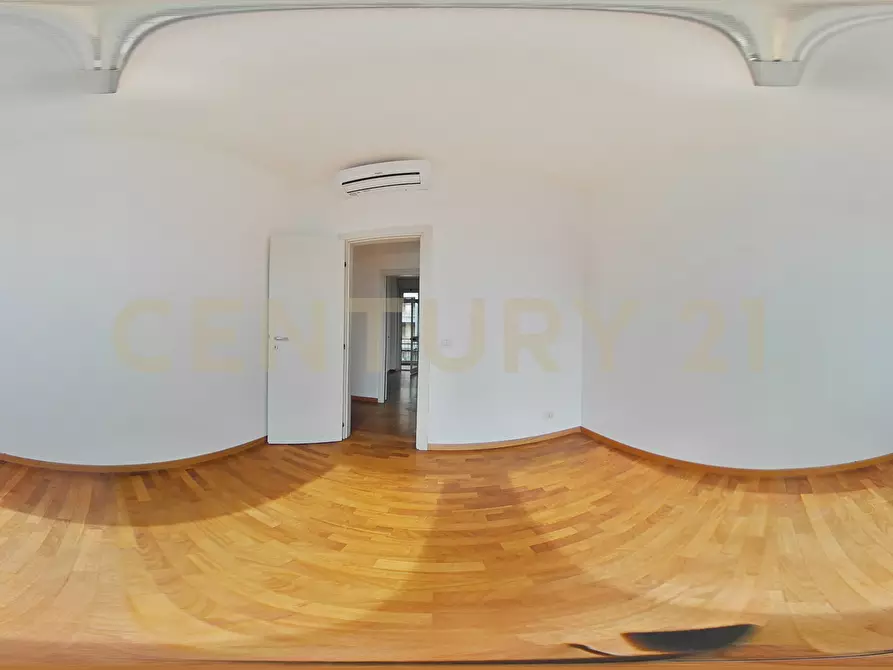 Immagine 52 di Pentalocale in vendita  in Corso Sicilia 64 a Catania
