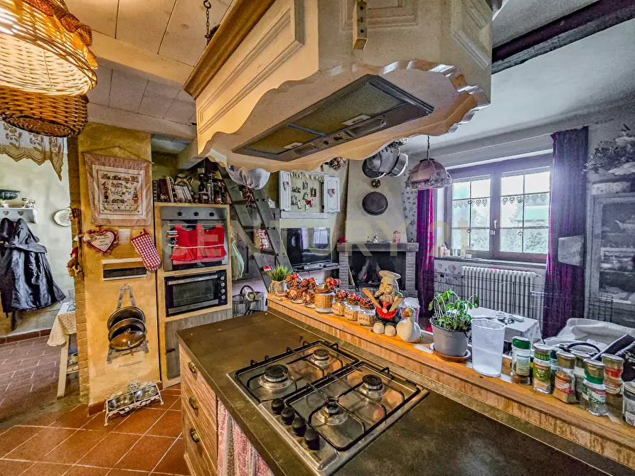 Immagine 10 di Porzione di casa in vendita  in Via Tribuno Tonini 1010 a Semproniano