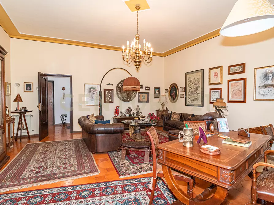 Immagine 18 di Pentalocale in vendita  in Via Pulei 49A a Mascalucia