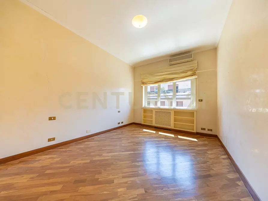 Immagine 47 di Trilocale in vendita  in Via Bevagna 56 a Roma