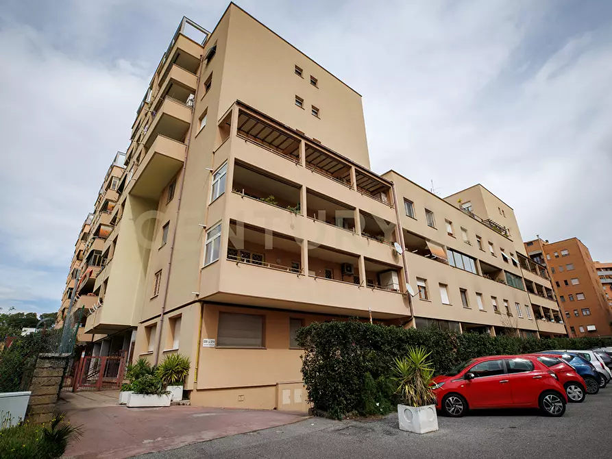 Immagine 39 di Trilocale in vendita  in Via Tazio Nuvolari 210 a Roma