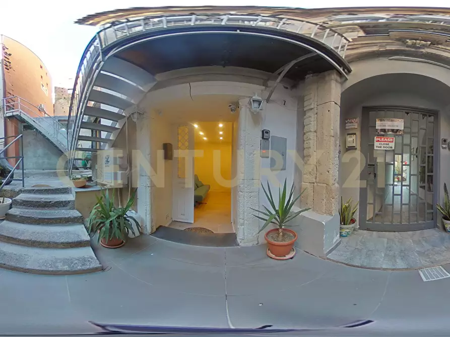 Immagine 31 di Pentalocale in vendita  in Via Alfieri 7 a Catania