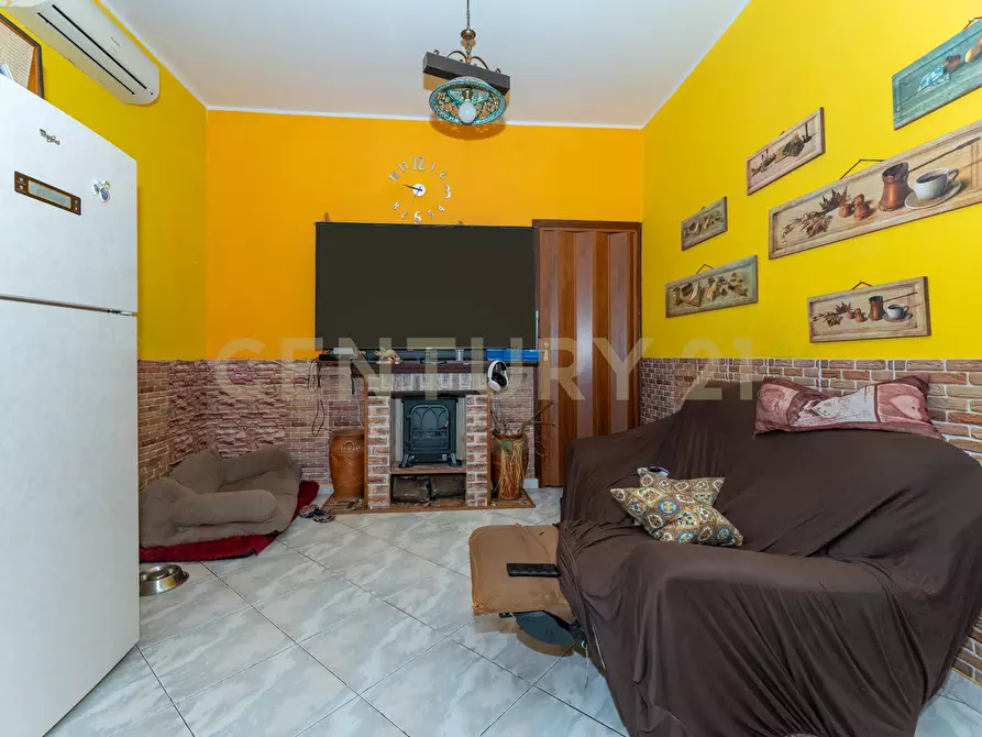 Immagine 14 di Pentalocale in vendita  in Via Antonio de Curtis 27 a Misterbianco