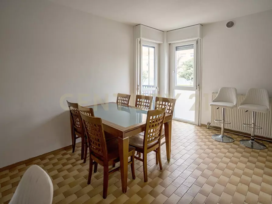 Immagine 5 di Pentalocale in vendita  in Via Umberto Maddalena 1 a Verona