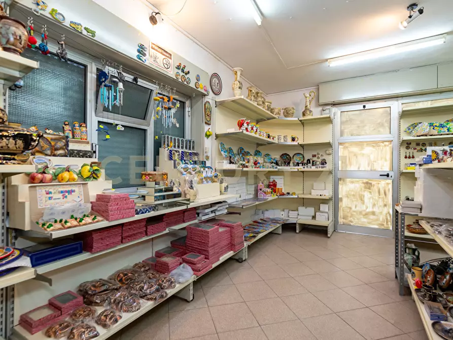 Immagine 12 di Locale commerciale in vendita  in Via Antonio Gramsci 3434 a Fiumefreddo Di Sicilia