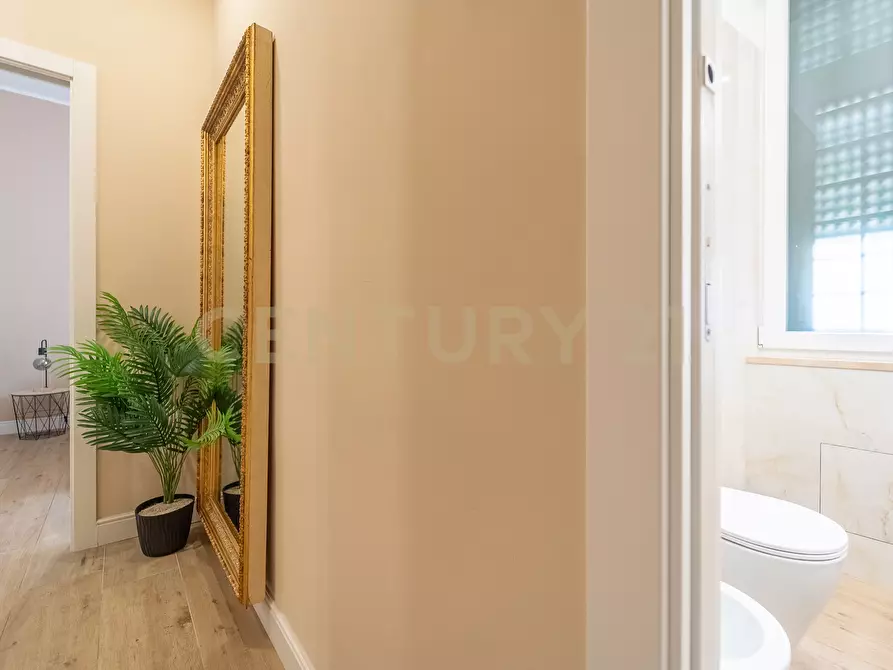 Immagine 20 di Bilocale in vendita  in Via Girolamo Benzoni a Roma