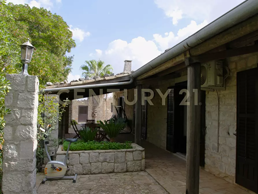 Immagine 12 di Villa in vendita  in Ctr. Pirato Cava Maria 37 a Modica