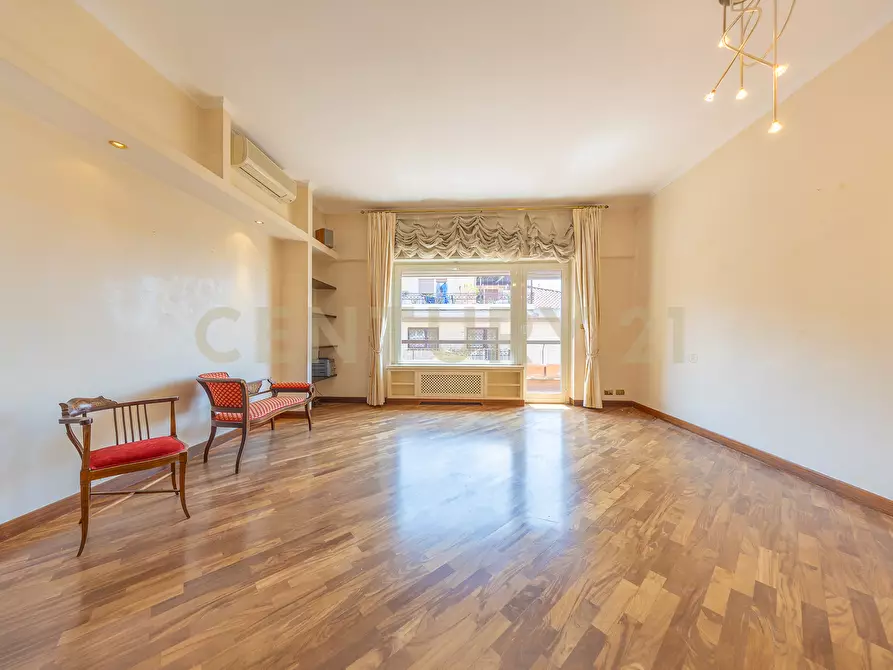 Immagine 30 di Trilocale in vendita  in Via Bevagna 56 a Roma