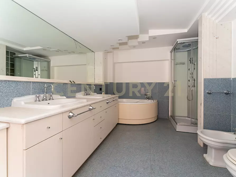 Immagine 82 di Villa in vendita  in Via Ingegnere 130 a Catania