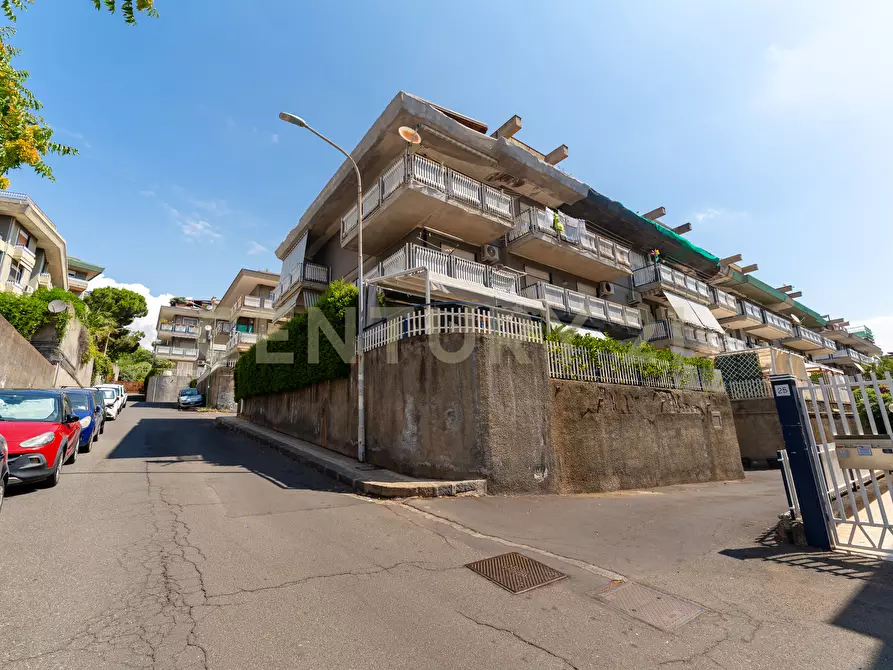 Immagine 23 di Pentalocale in vendita  in Via Nobile 19 a San Gregorio Di Catania