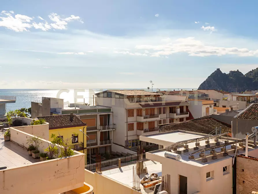 Immagine 26 di Quadrilocale in vendita  in Via Cavour 5 a Sant'alessio Siculo