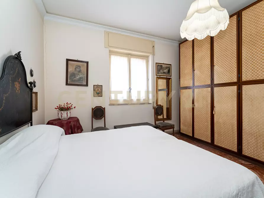 Immagine 45 di Pentalocale in vendita  in Via Redentore 15 a Catania