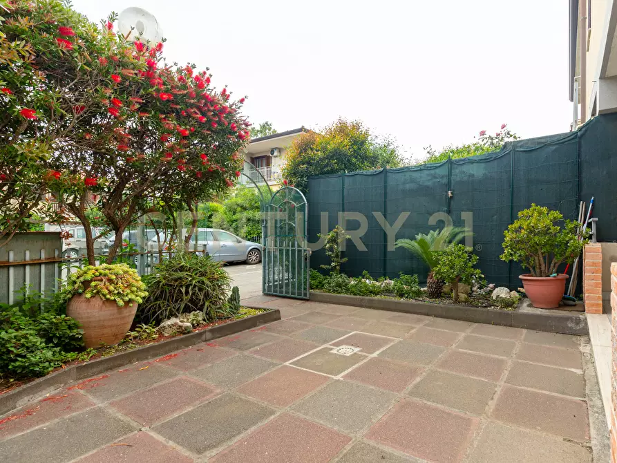 Immagine 13 di Porzione di casa in vendita  in Via Simone Neri 7 a Mascali