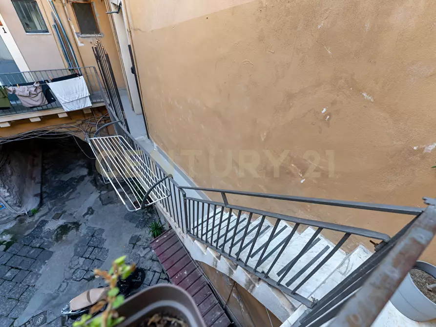 Immagine 29 di Bilocale in vendita  in Via Calì 17 a Catania