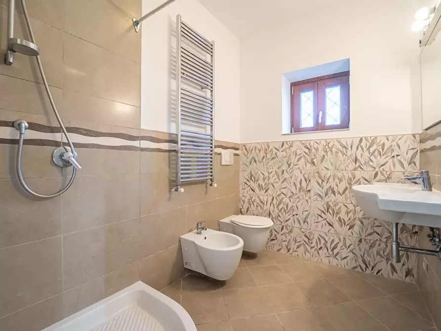 Immagine 14 di Casa bifamiliare in vendita  in Via Appia Nuova 17 a Albano Laziale