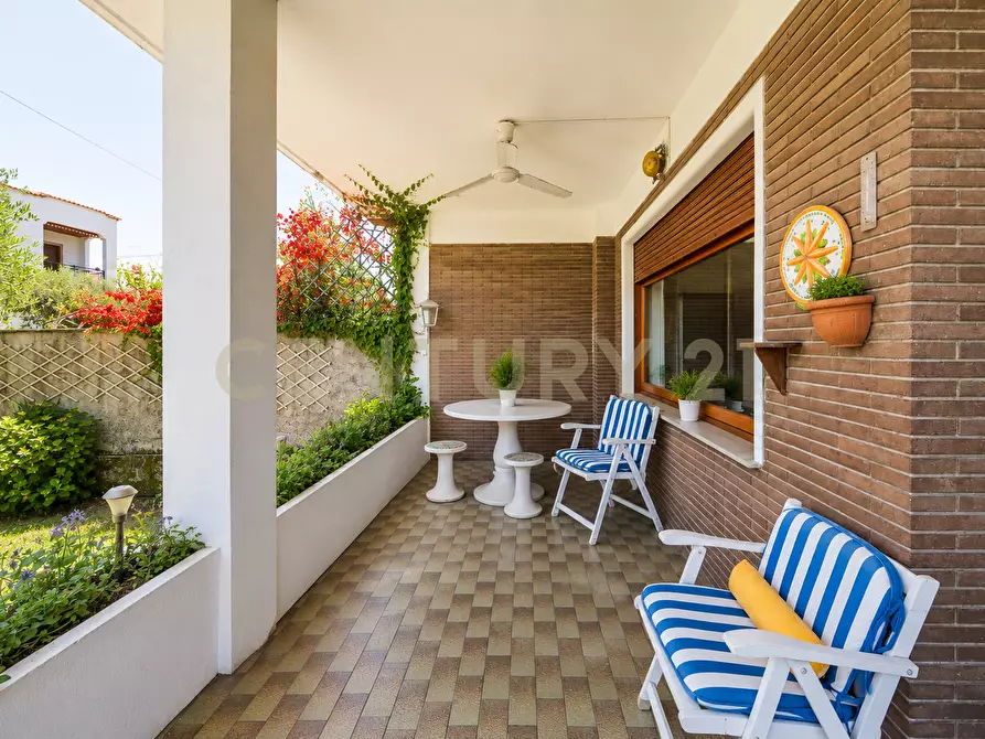 Immagine 10 di Villetta a schiera in vendita  in Viale dei Gladioli 12 a Anzio