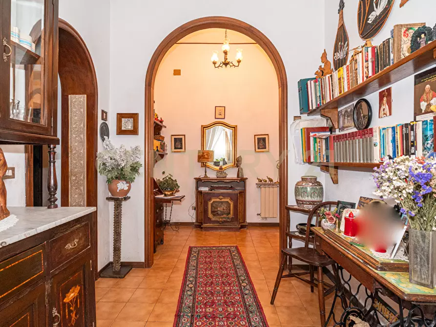 Immagine 6 di Pentalocale in vendita  in Via Pulei 49A a Mascalucia