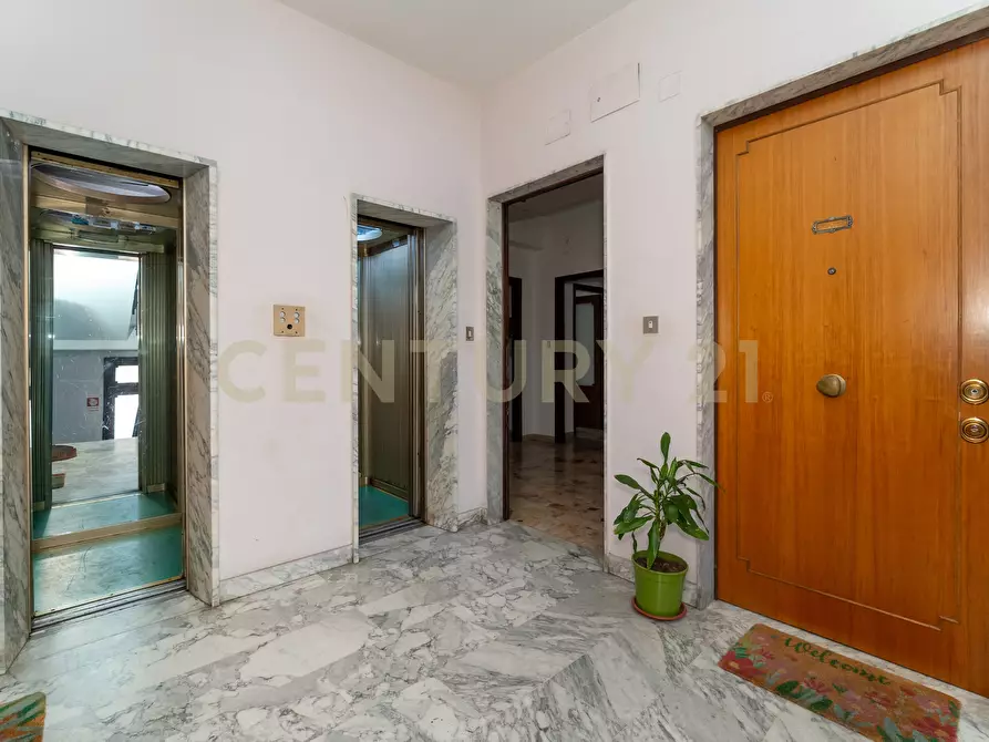 Immagine 6 di Quadrilocale in vendita  in Via Vincenzo Giuffrida 203 a Catania