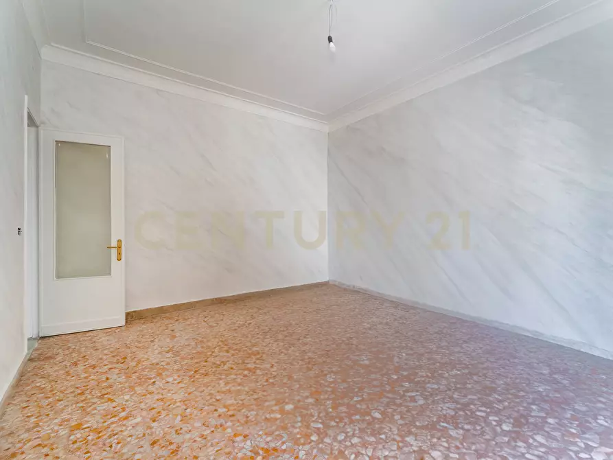 Immagine 36 di Quadrilocale in affitto  in Via Genova 64 a Catania