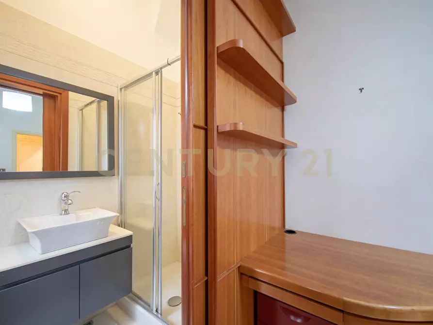 Immagine 29 di Trilocale in vendita  in Via Bevagna 56 a Roma