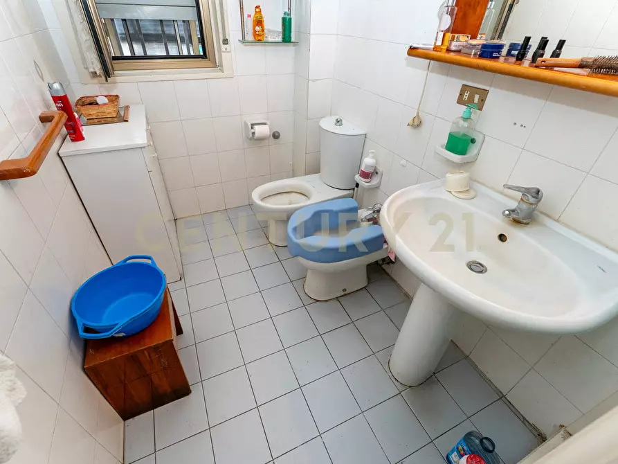 Immagine 40 di Trilocale in vendita  in Via Torino 86 a Catania