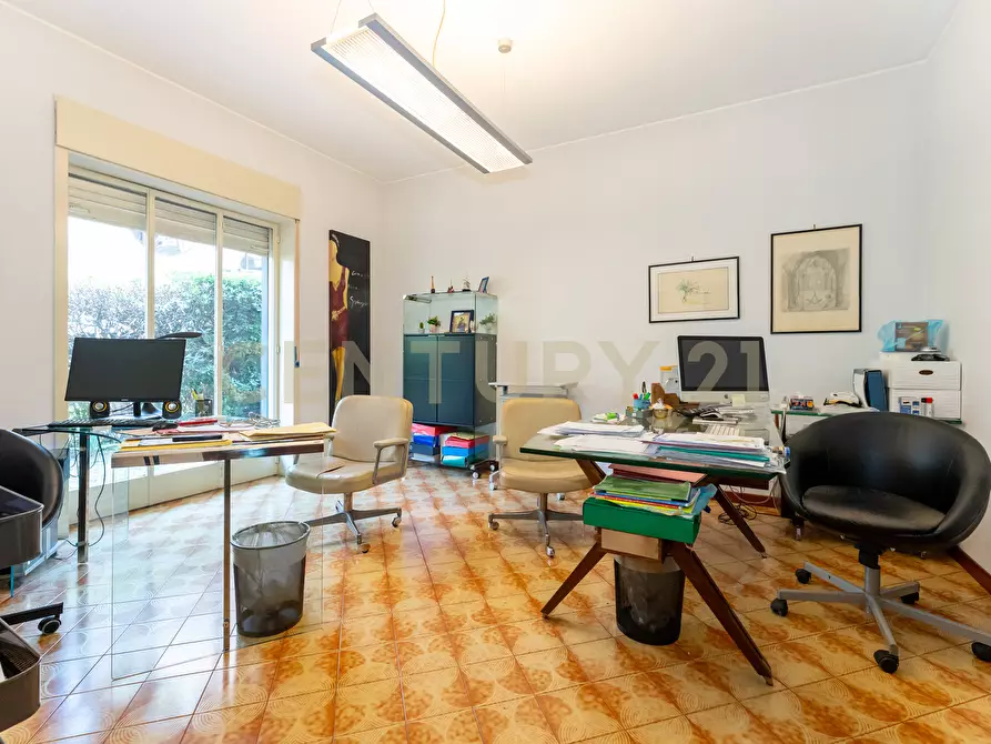Immagine 19 di Ufficio in vendita  in Via Grazia Deledda 2 a Catania