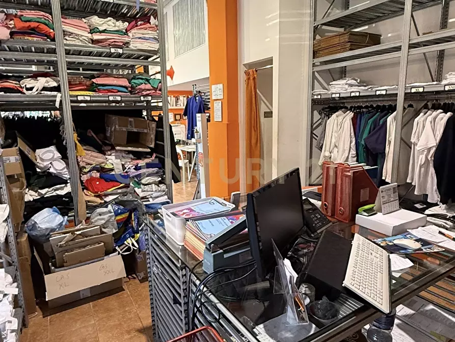 Immagine 13 di Attività commerciale in vendita  in Via Francesco Crispi 129 a Catania