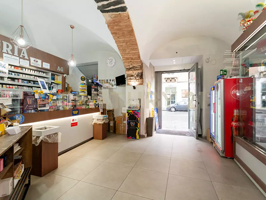 Immagine 6 di Tabaccheria in vendita  in Via Antonino di Sangiuliano 239 a Catania