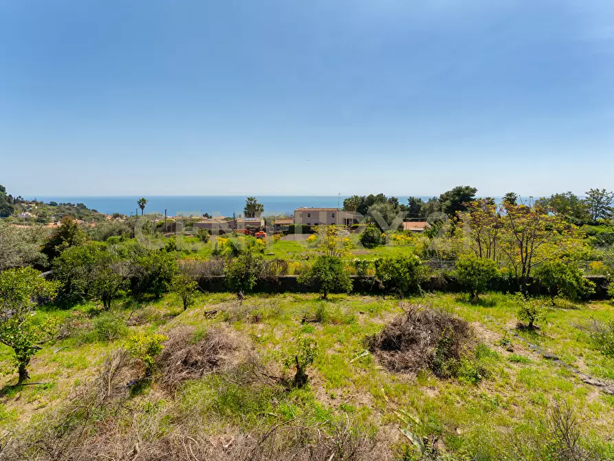 Immagine 31 di Villa in vendita  in Via Nino Martoglio S.N. a Aci Castello