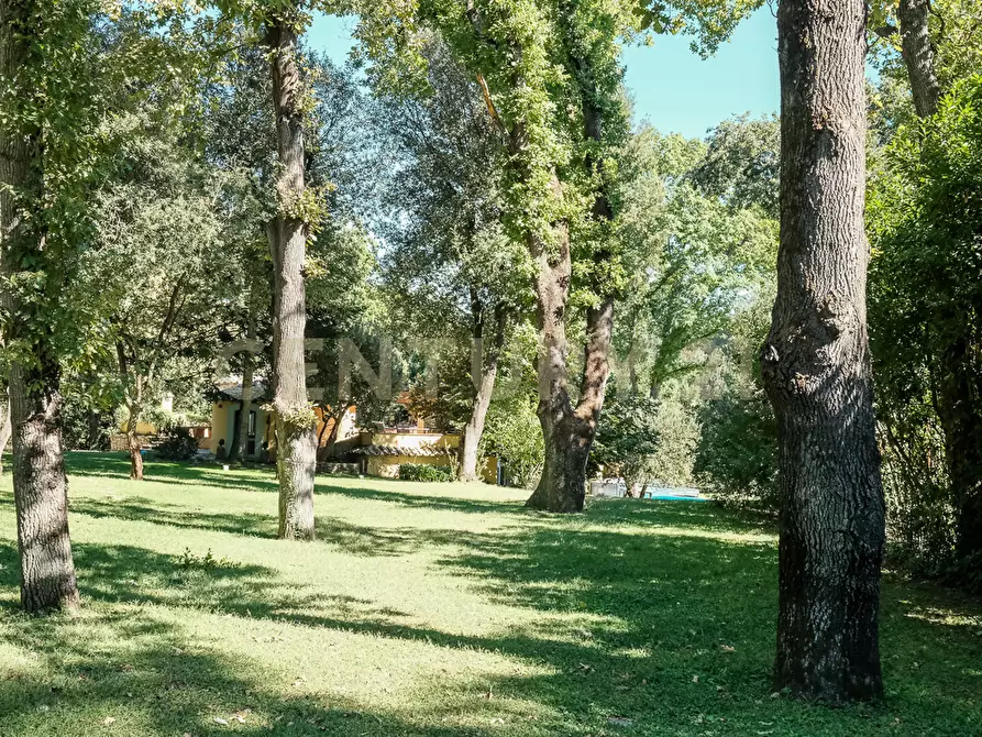 Immagine 32 di Villa in vendita  in Via Cassia 1951 a Roma