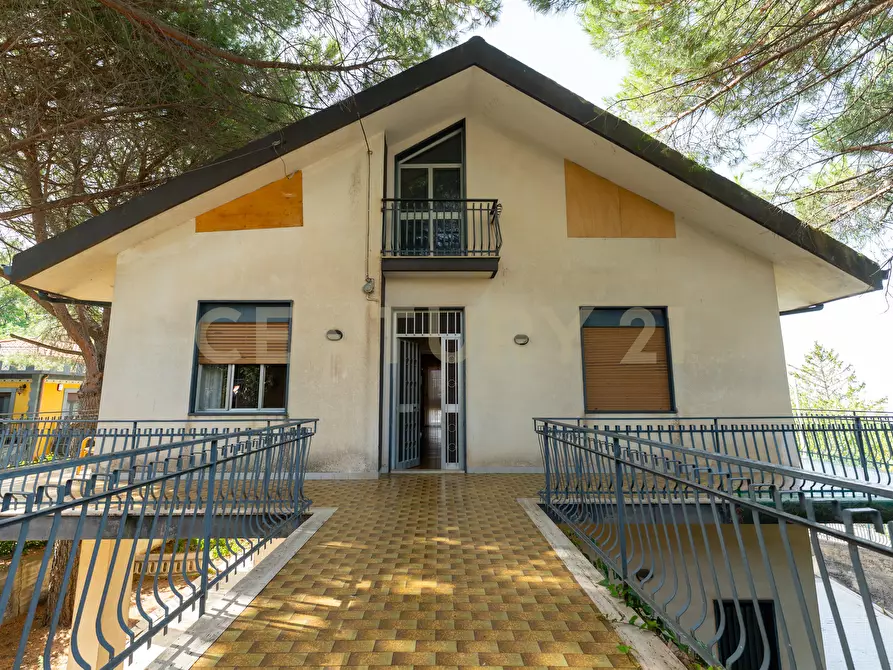 Immagine 4 di Villa in vendita  in Via Madonna del Carmelo 19 a Ragalna