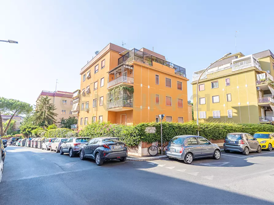 Immagine 26 di Bilocale in vendita  in Via Michelangelo Pinto 3 a Roma