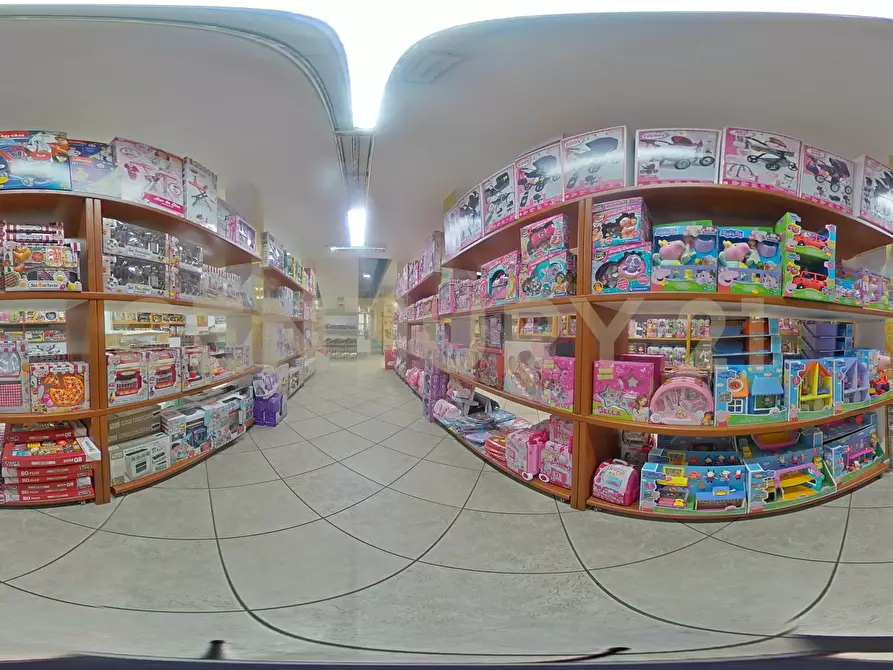 Immagine 52 di Locale commerciale in vendita  in Via Passo Gravina 150 a Catania