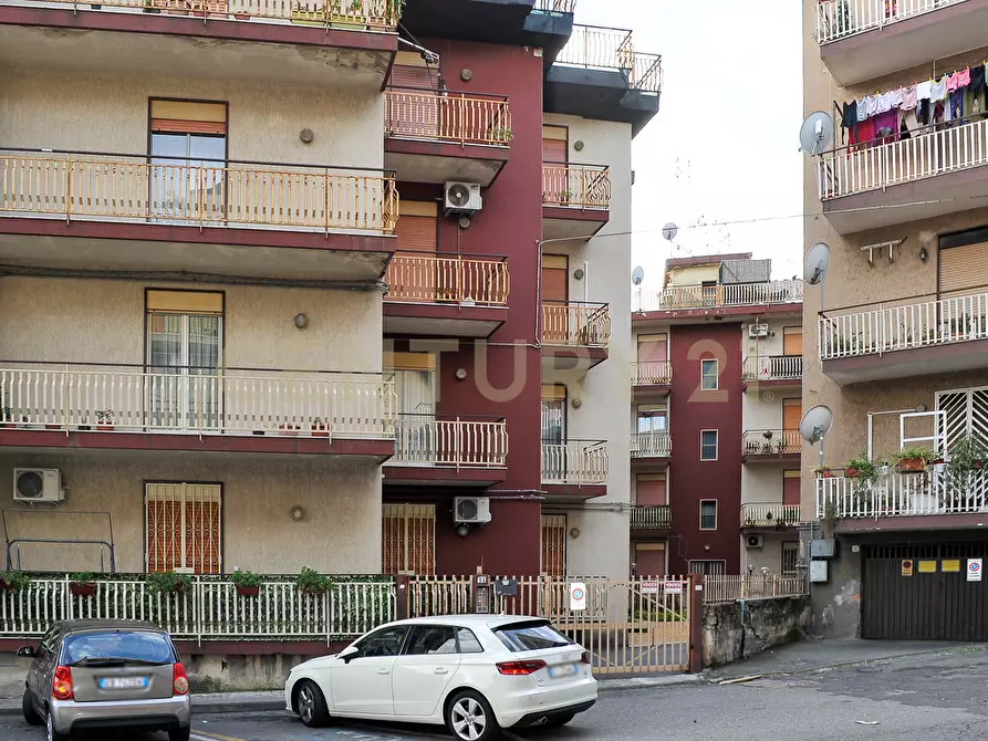 Immagine 28 di Appartamento in vendita  in Viale delle Olimpiadi 11 a Aci Catena